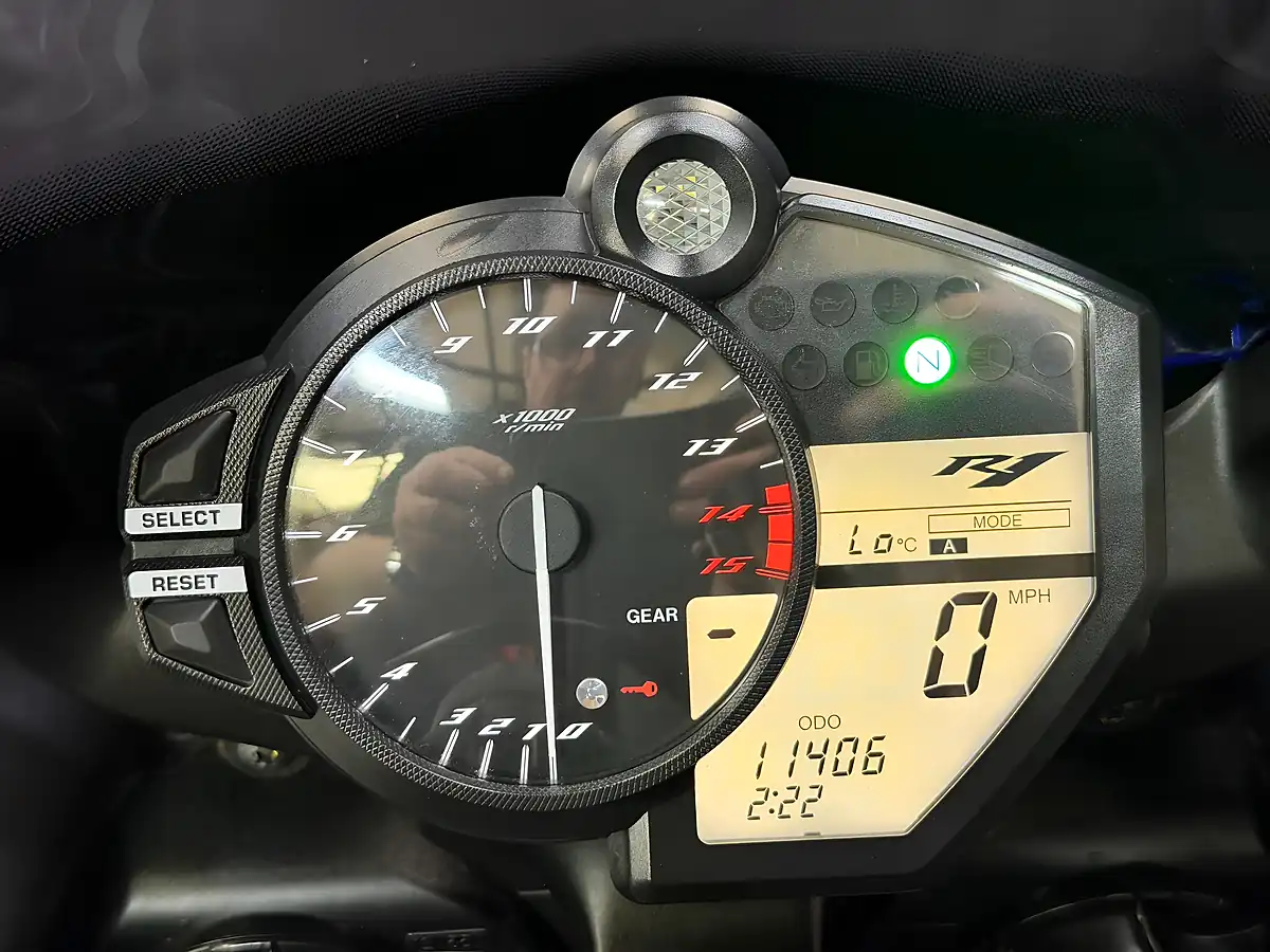 Used 2010 Yamaha R1 1000 Blue - Interior and Exterior details 3