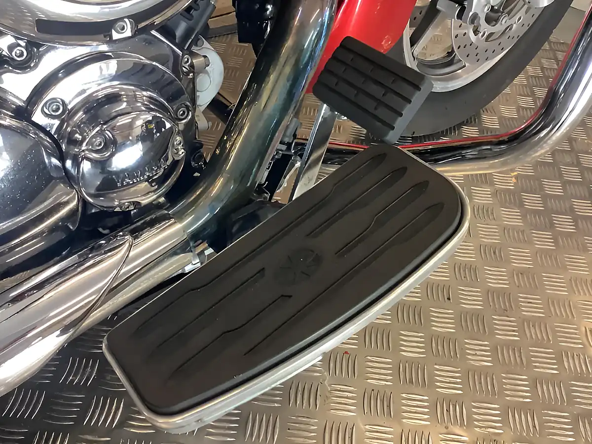 Used 2010 Yamaha Xvs Drag Star Classic Silver - Interior and Exterior details 18