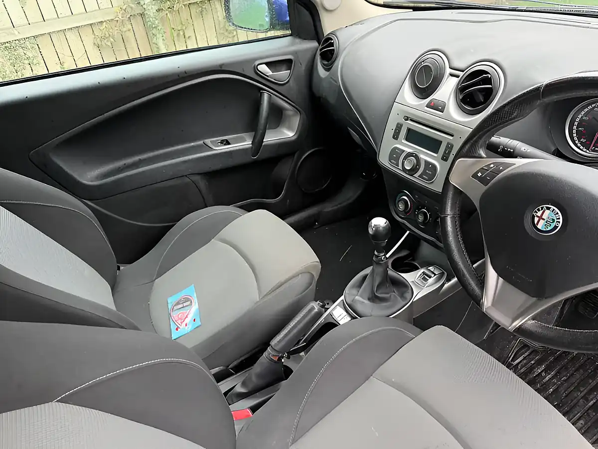 Used 2011 Alfa Romeo Mito Sprint Blue - Interior and Exterior details 12
