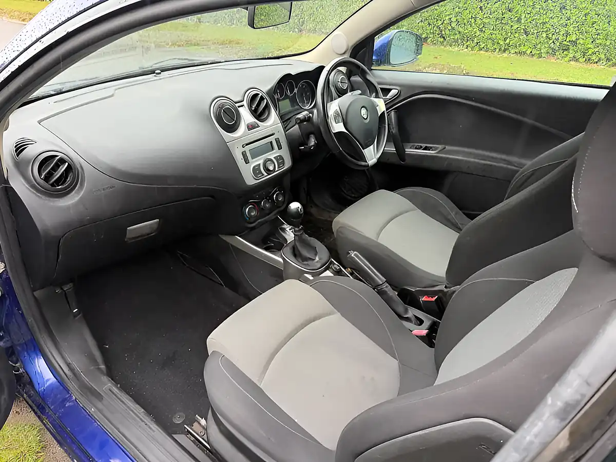Used 2011 Alfa Romeo Mito Sprint Blue - Interior and Exterior details 15