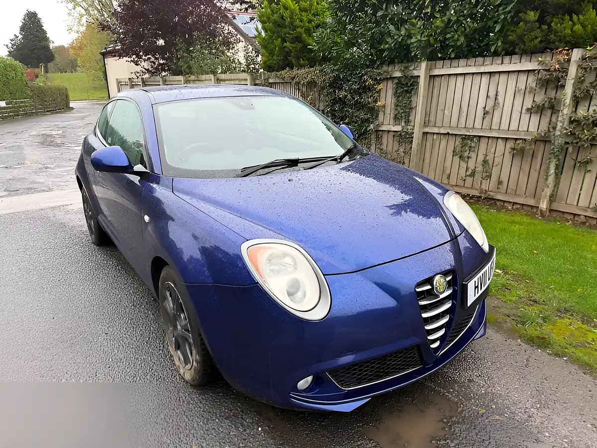Used 2011 Alfa Romeo Mito Sprint Blue - Interior and Exterior details 16