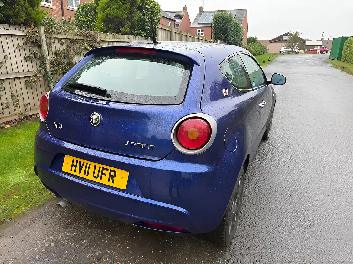 Used 2011 Alfa Romeo Mito Sprint Blue - Interior and Exterior details 4