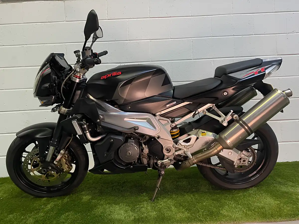 Used 2011 Aprilia Tuono 1000 Rr Rr Black - Interior and Exterior details 11