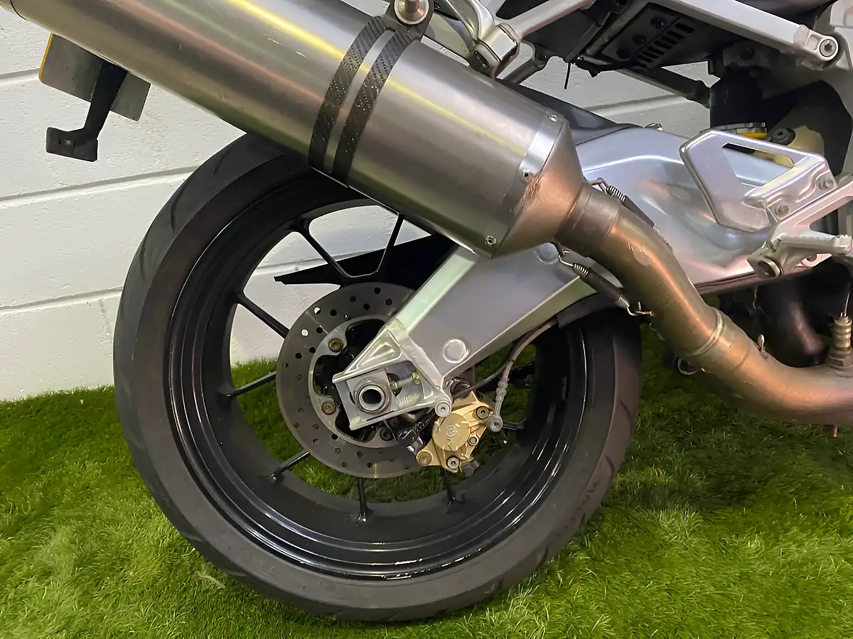 Used 2011 Aprilia Tuono 1000 Rr Rr Black - Interior and Exterior details 17