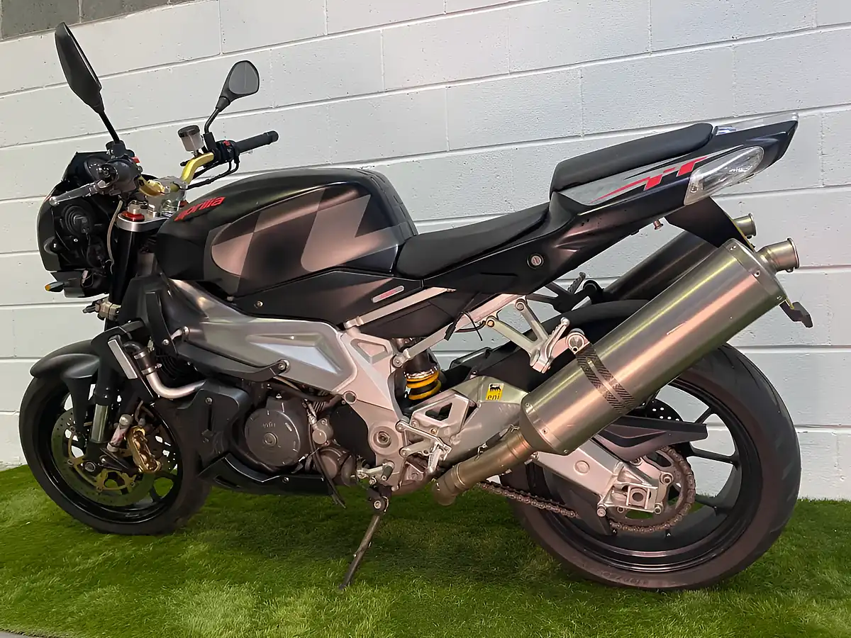 Used 2011 Aprilia Tuono 1000 Rr Rr Black - Interior and Exterior details 9