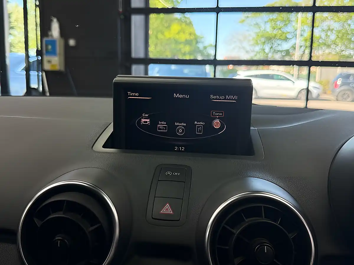 Used 2011 Audi A1 Se Blue - Interior and Exterior details 16