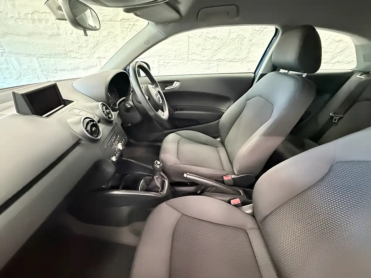 Used 2011 Audi A1 Se Blue - Interior and Exterior details 17