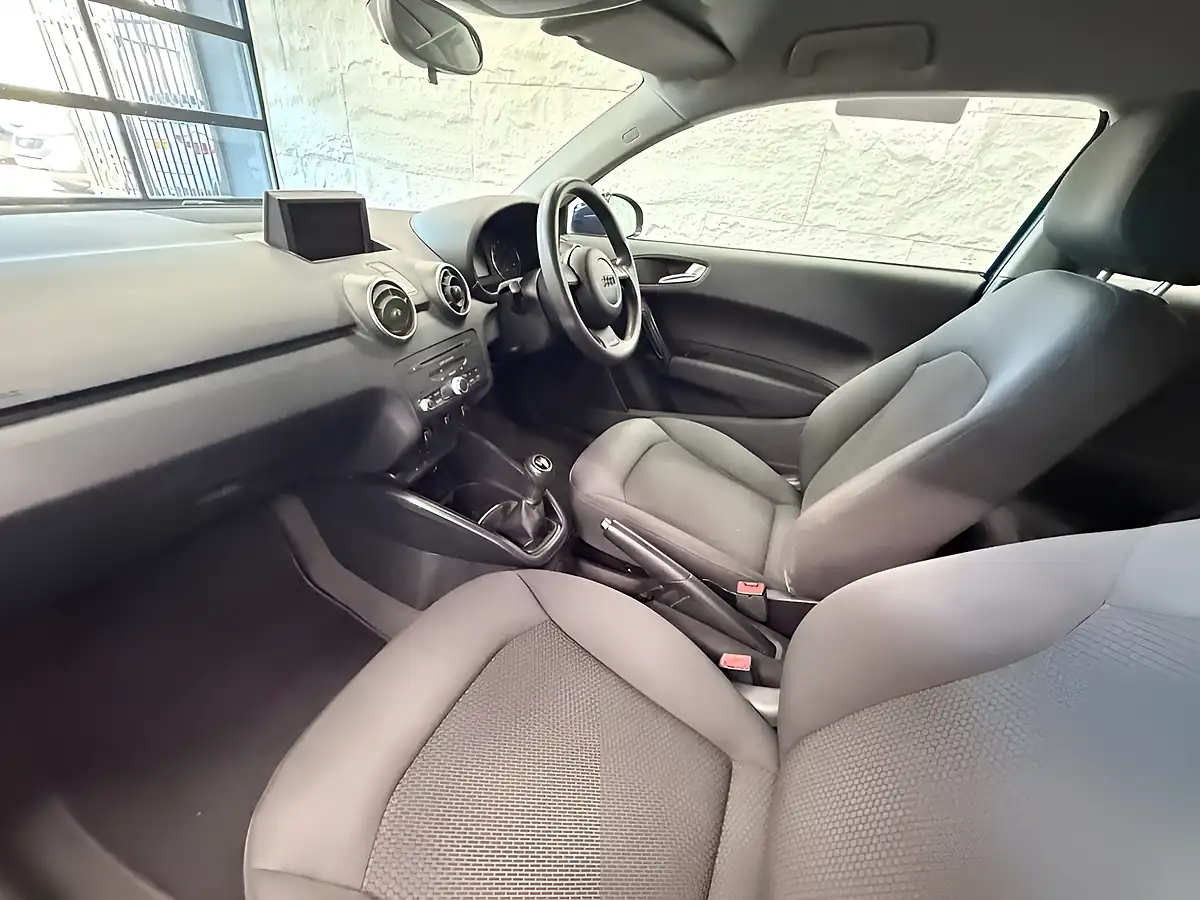 Used 2011 Audi A1 Se Blue - Interior and Exterior details 3