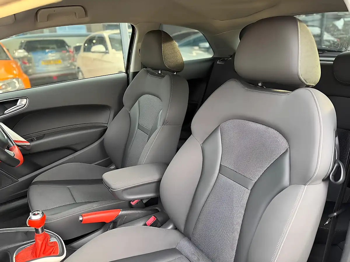 Used 2011 Audi A1 Sport Black - Interior and Exterior details 17