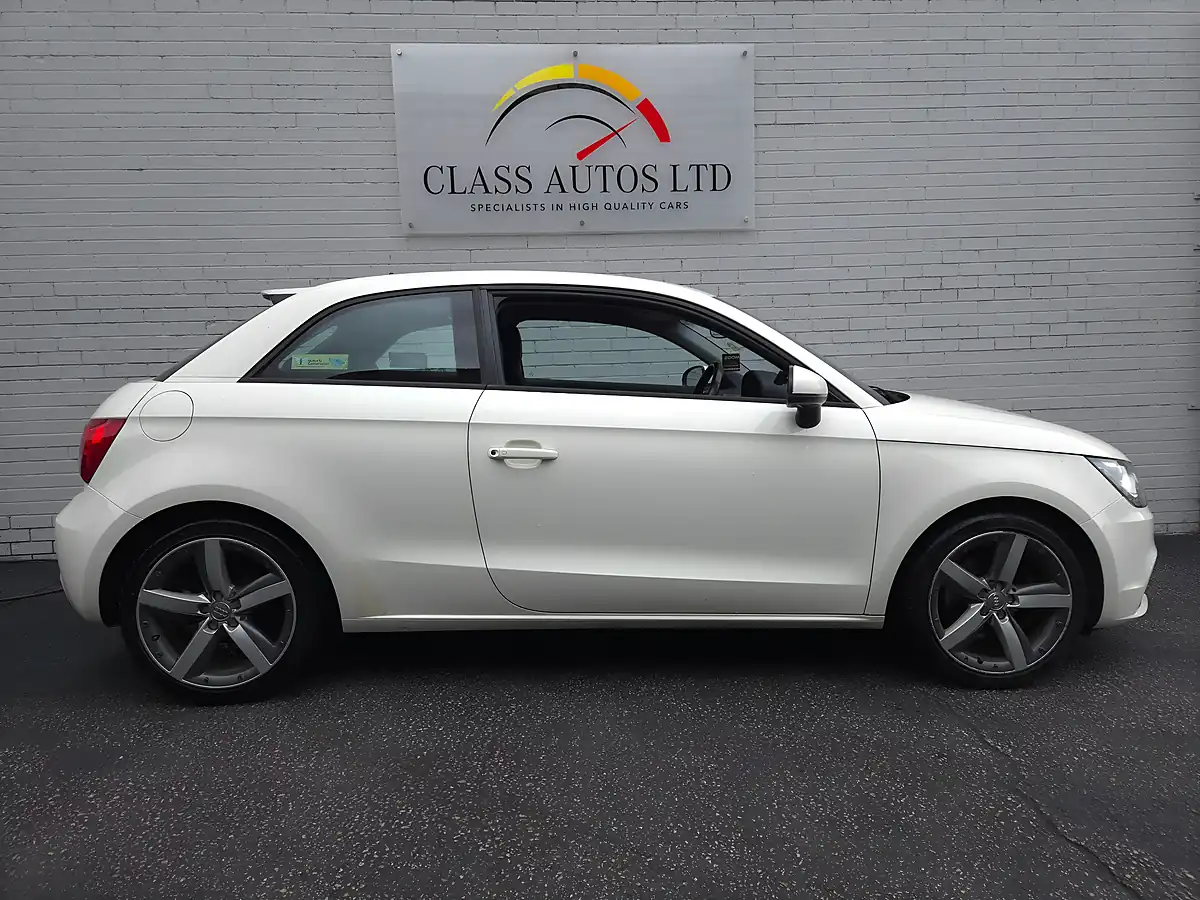 Used 2011 Audi A1 Sport White - Interior and Exterior details 5
