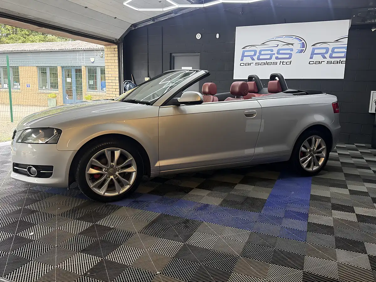 Used 2011 Audi A3 Cabriolet Sport Silver - Interior and Exterior details 4