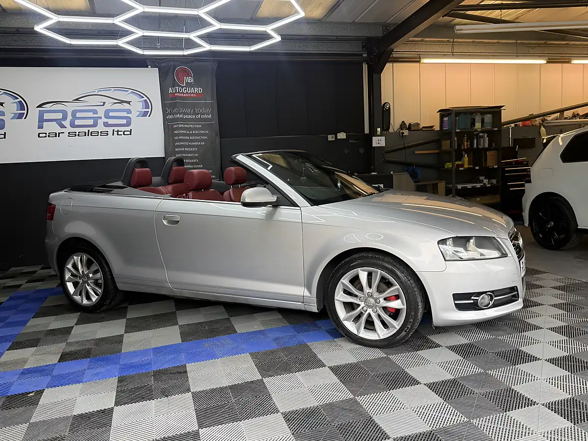 Used 2011 Audi A3 Cabriolet Sport Silver - Interior and Exterior details 5