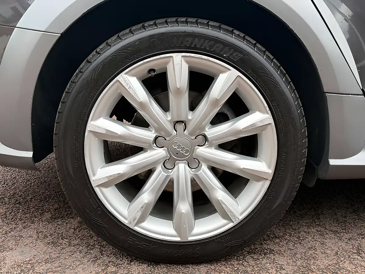 Used 2011 Audi A4 Allroad Grey - Interior and Exterior details 10