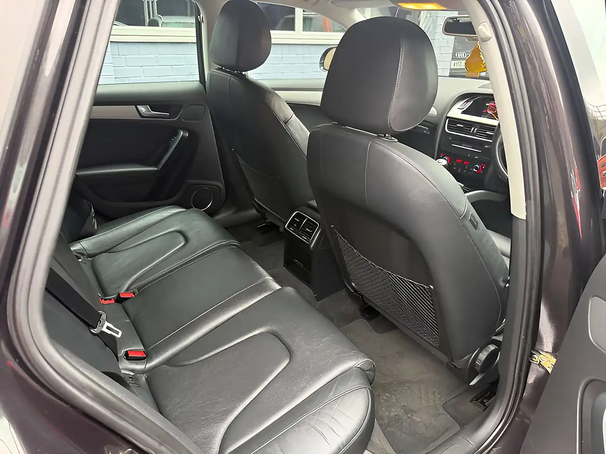 Used 2011 Audi A4 Allroad Grey - Interior and Exterior details 17