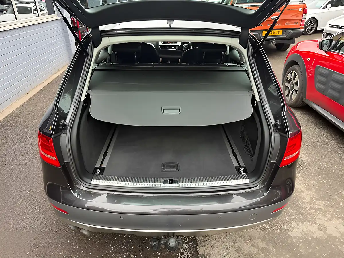 Used 2011 Audi A4 Allroad Grey - Interior and Exterior details 19