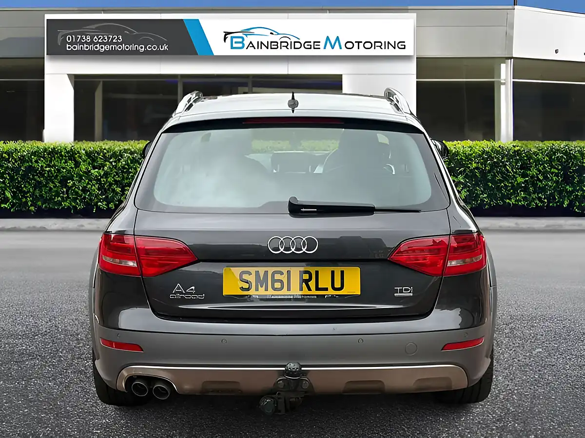 Used 2011 Audi A4 Allroad Grey - Interior and Exterior details 4