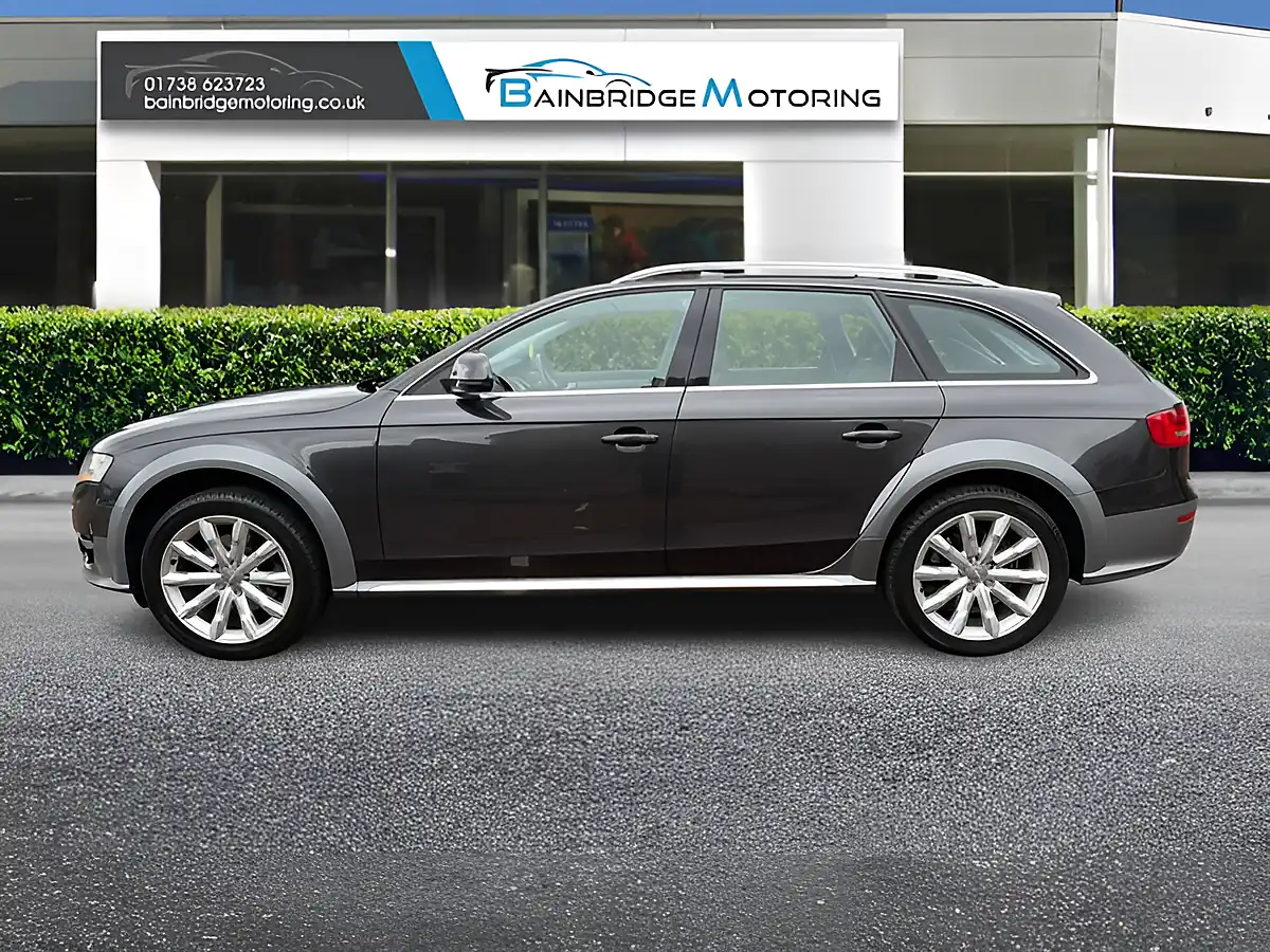 Used 2011 Audi A4 Allroad Grey - Interior and Exterior details 6