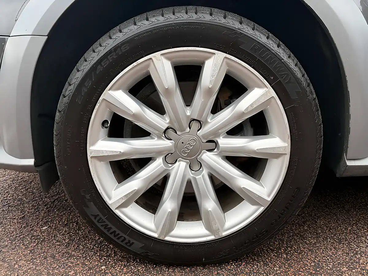 Used 2011 Audi A4 Allroad Grey - Interior and Exterior details 9