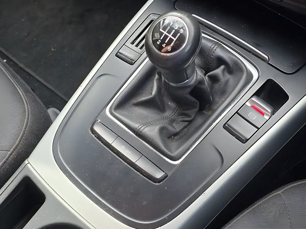 Used 2011 Audi A4 Allroad White - Interior and Exterior details 12
