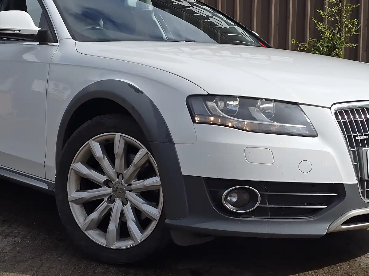 Used 2011 Audi A4 Allroad White - Interior and Exterior details 2