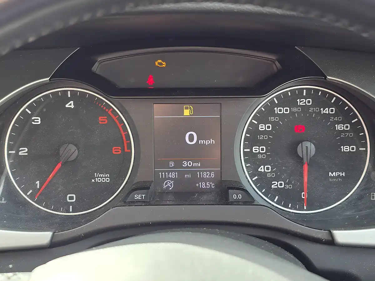 Used 2011 Audi A4 Allroad White - Interior and Exterior details 9