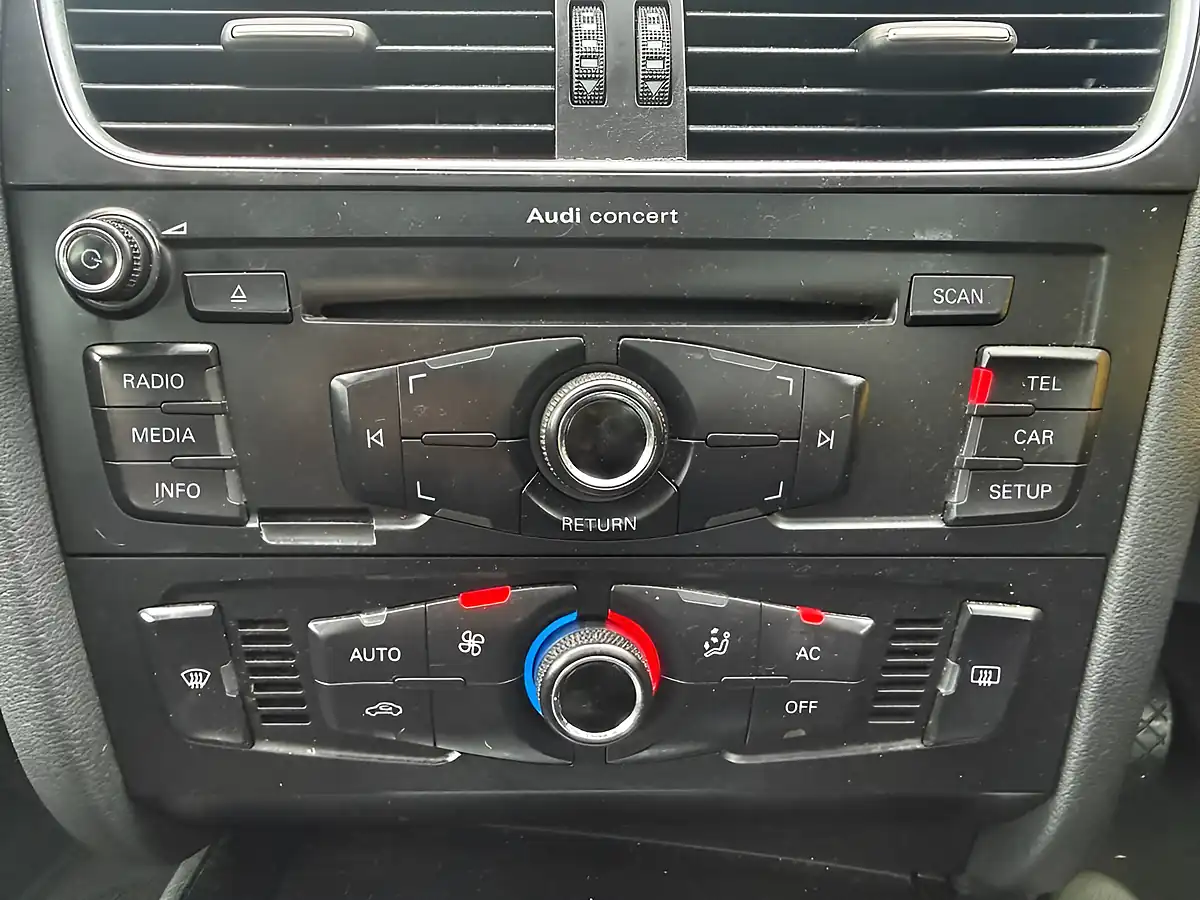 Used 2011 Audi A4 Saloon Black - Interior and Exterior details 18