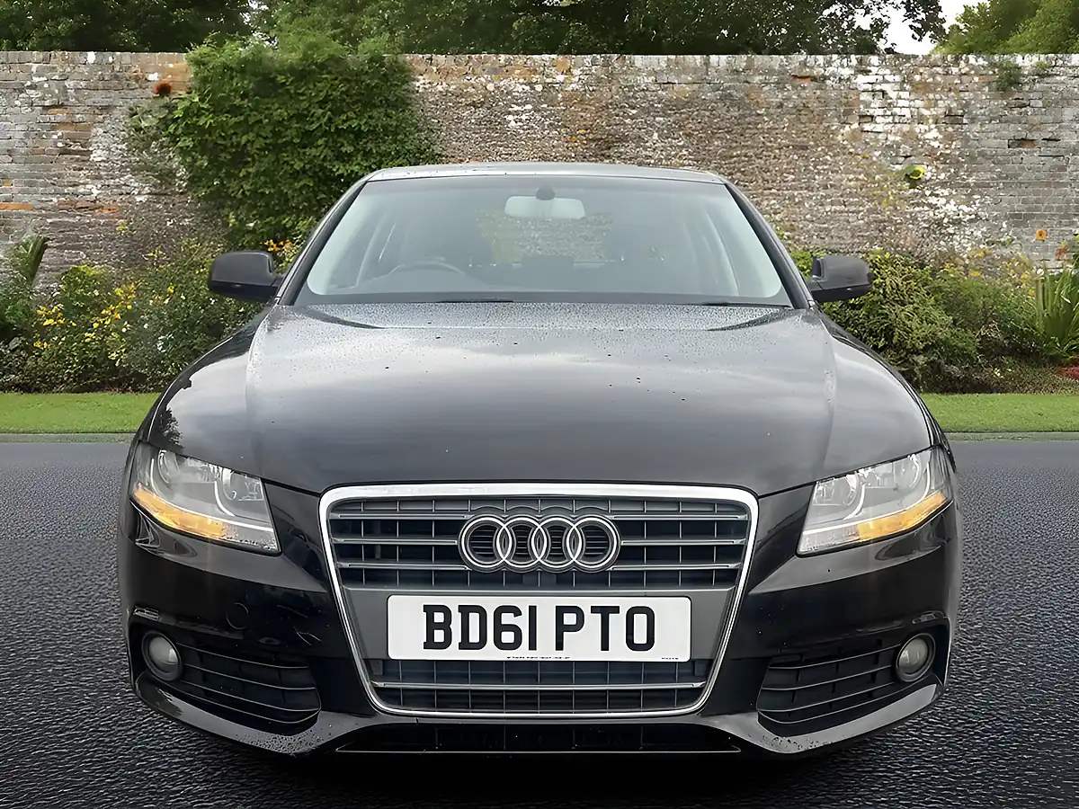 Used 2011 Audi A4 Saloon Black - Interior and Exterior details 3
