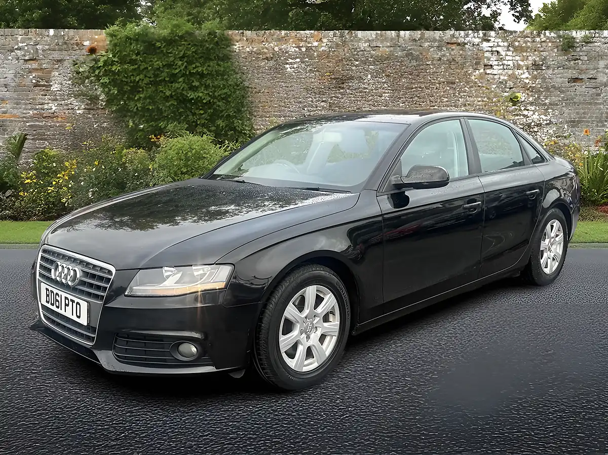 Used 2011 Audi A4 Saloon Black - Interior and Exterior details 4