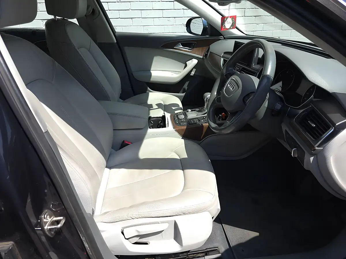 Used 2011 Audi A6 Avant Se Blue - Interior and Exterior details 10