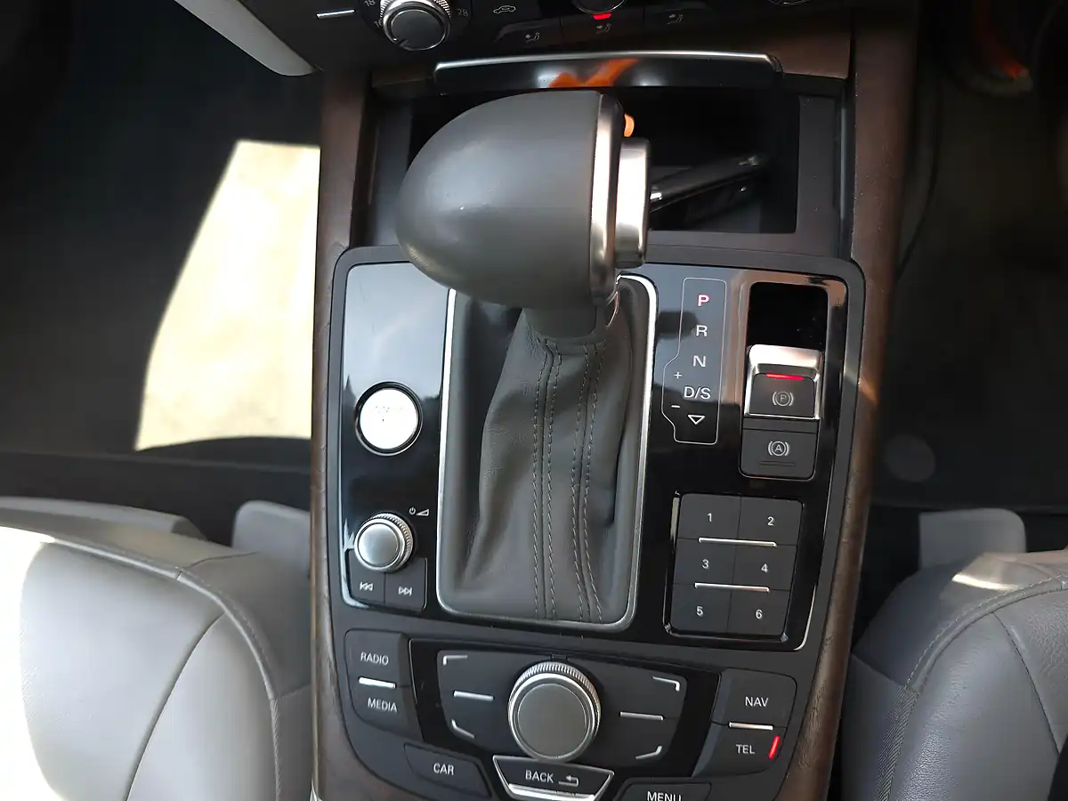 Used 2011 Audi A6 Avant Se Blue - Interior and Exterior details 16