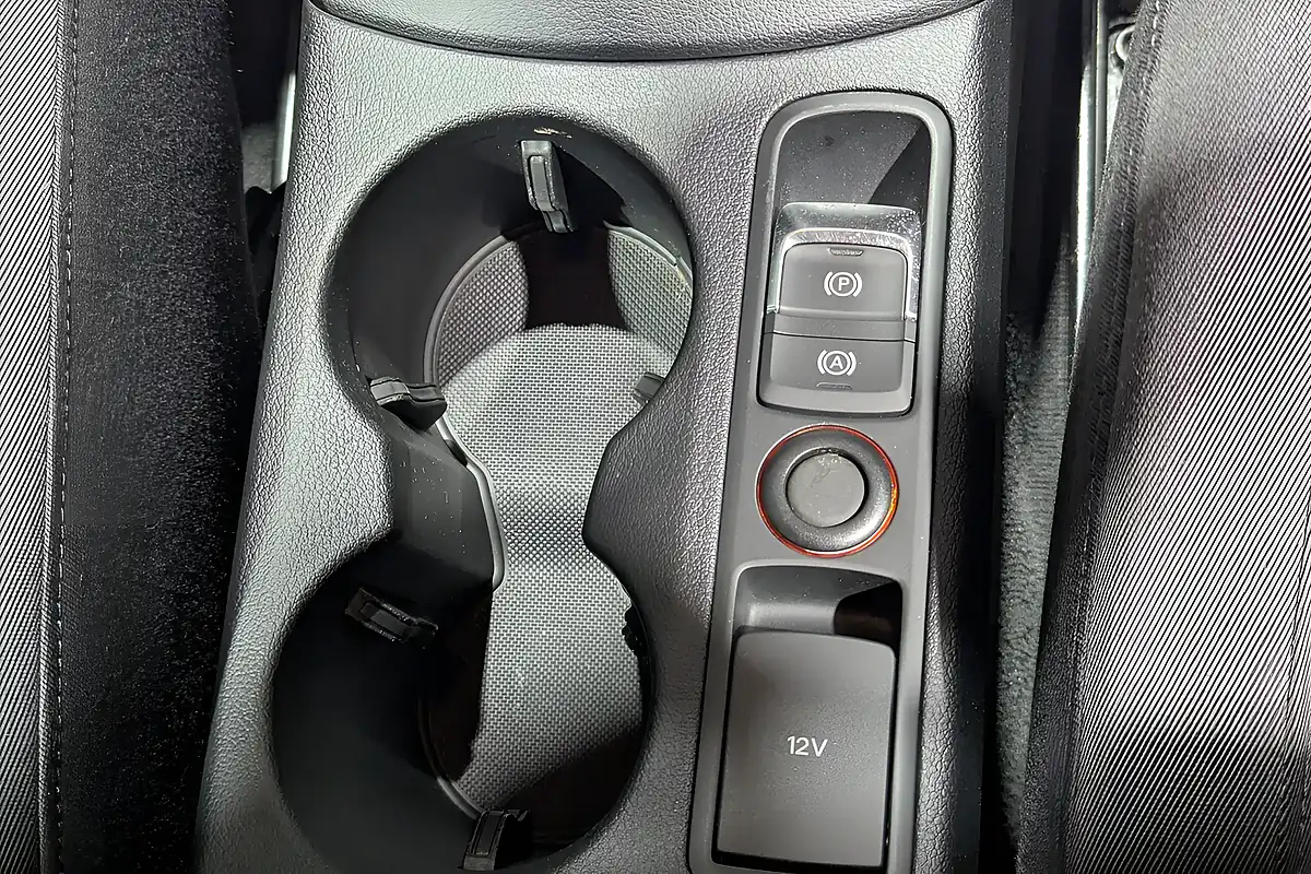 Used 2011 Audi Q3 Se White - Interior and Exterior details 15