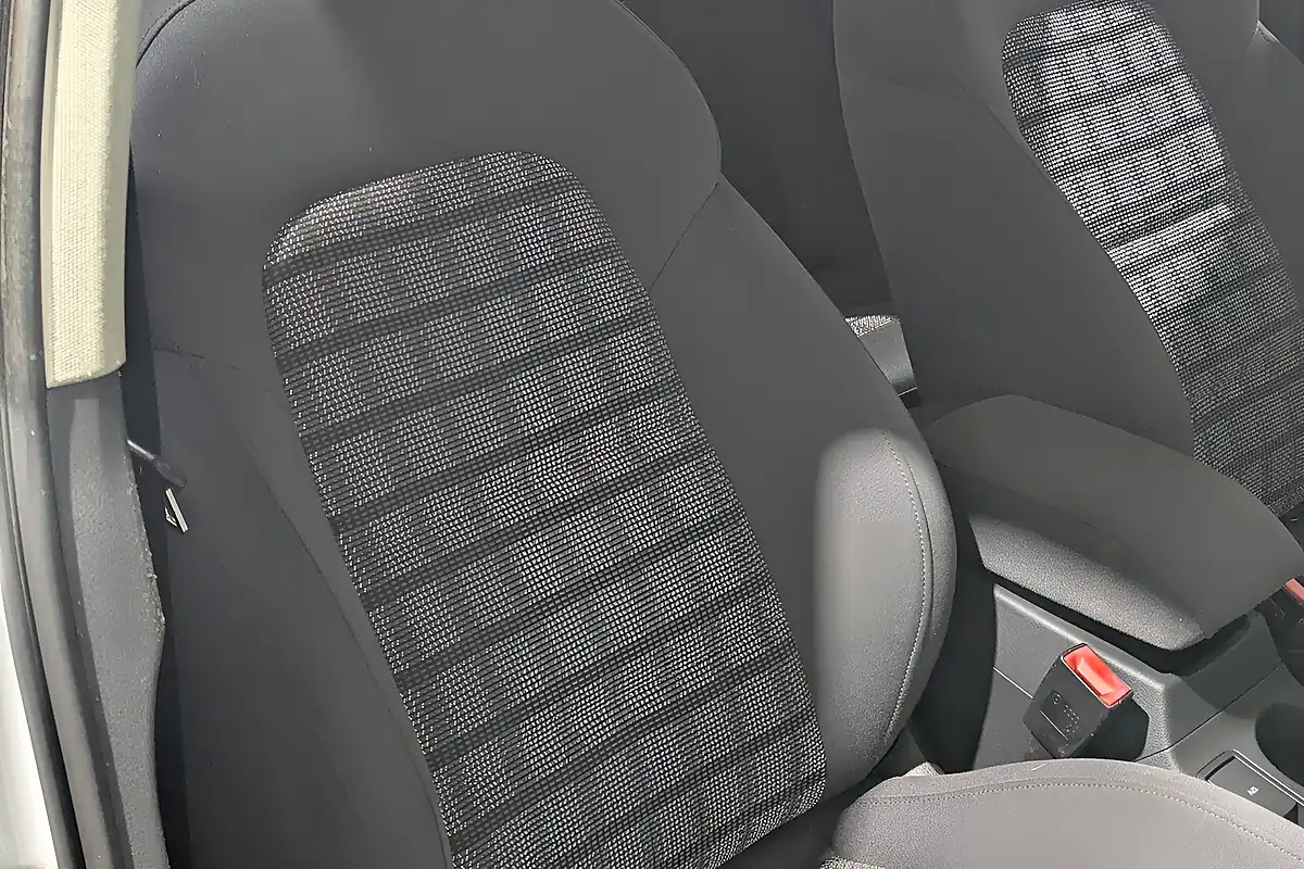 Used 2011 Audi Q3 Se White - Interior and Exterior details 16