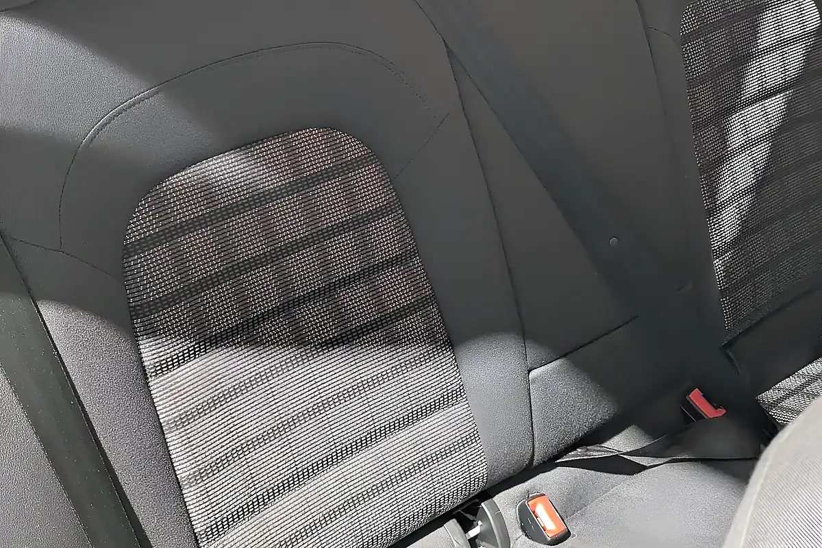 Used 2011 Audi Q3 Se White - Interior and Exterior details 17