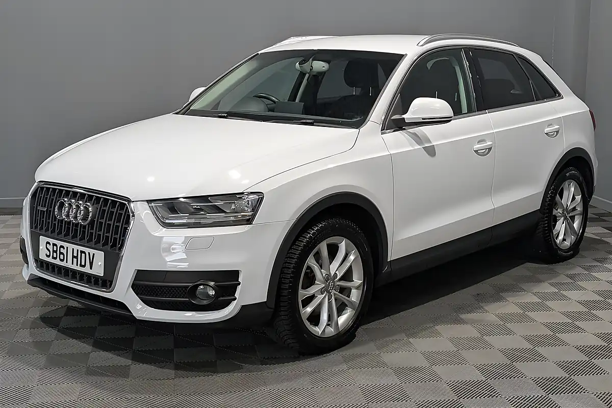Used 2011 Audi Q3 Se White - Interior and Exterior details 6
