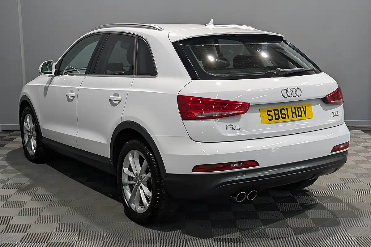 Used 2011 Audi Q3 Se White - Interior and Exterior details 7