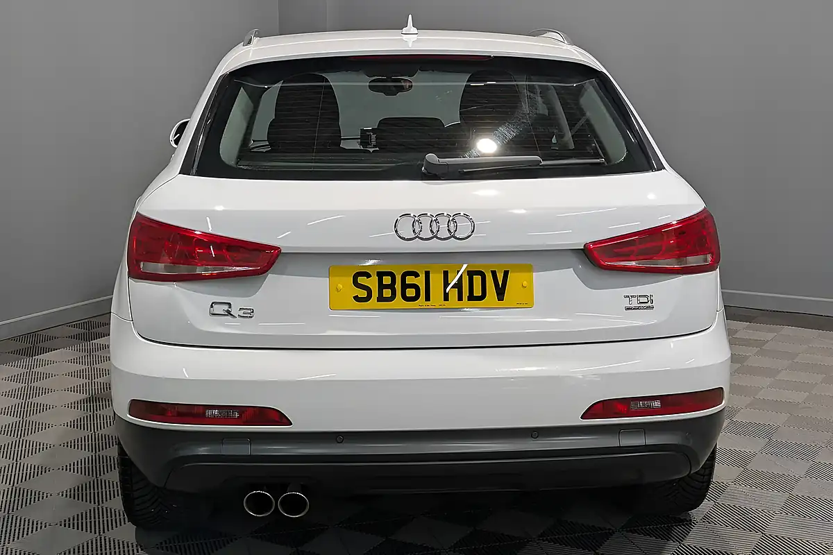 Used 2011 Audi Q3 Se White - Interior and Exterior details 8