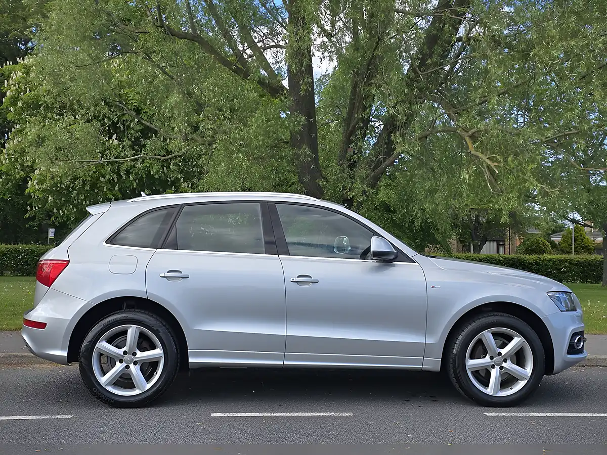 Used 2011 Audi Q5 S Line Silver - Interior and Exterior details 13