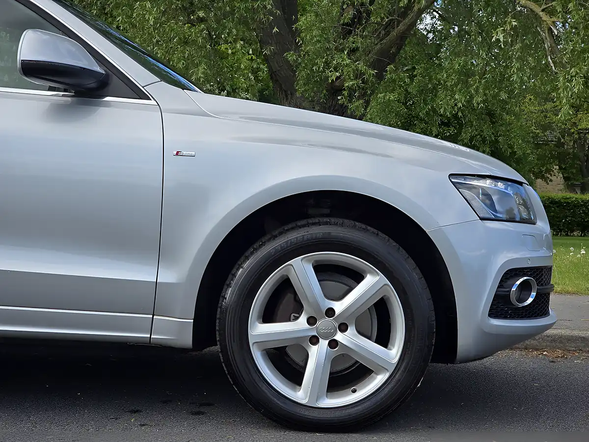 Used 2011 Audi Q5 S Line Silver - Interior and Exterior details 14