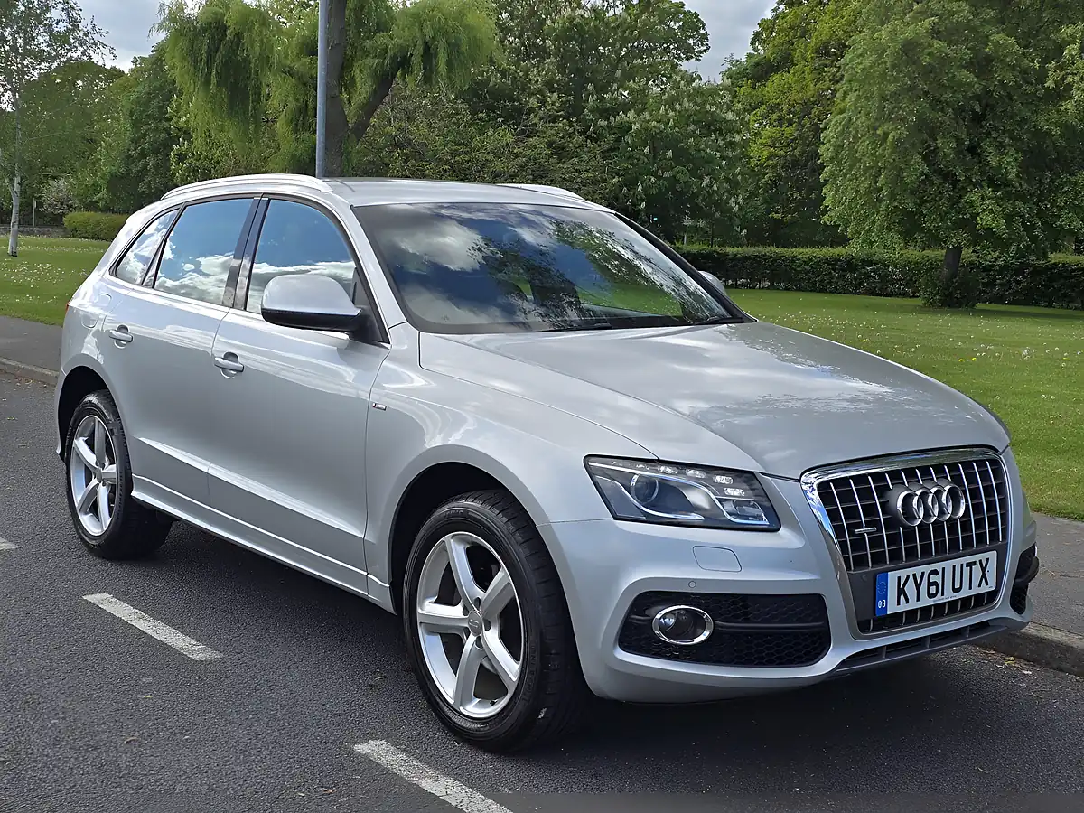 Used 2011 Audi Q5 S Line Silver - Interior and Exterior details 15
