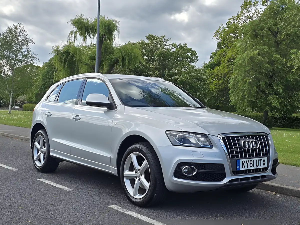 Used 2011 Audi Q5 S Line Silver - Interior and Exterior details 16
