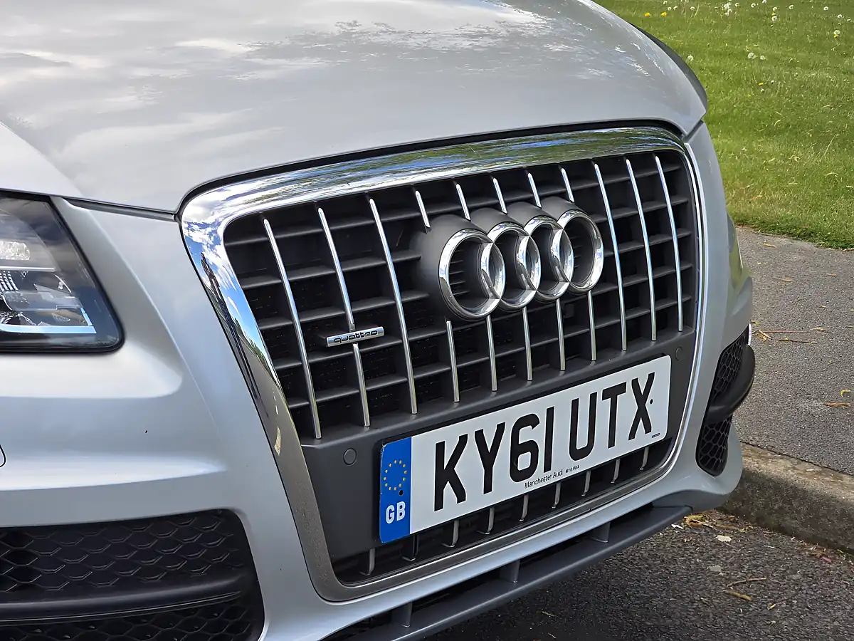 Used 2011 Audi Q5 S Line Silver - Interior and Exterior details 18