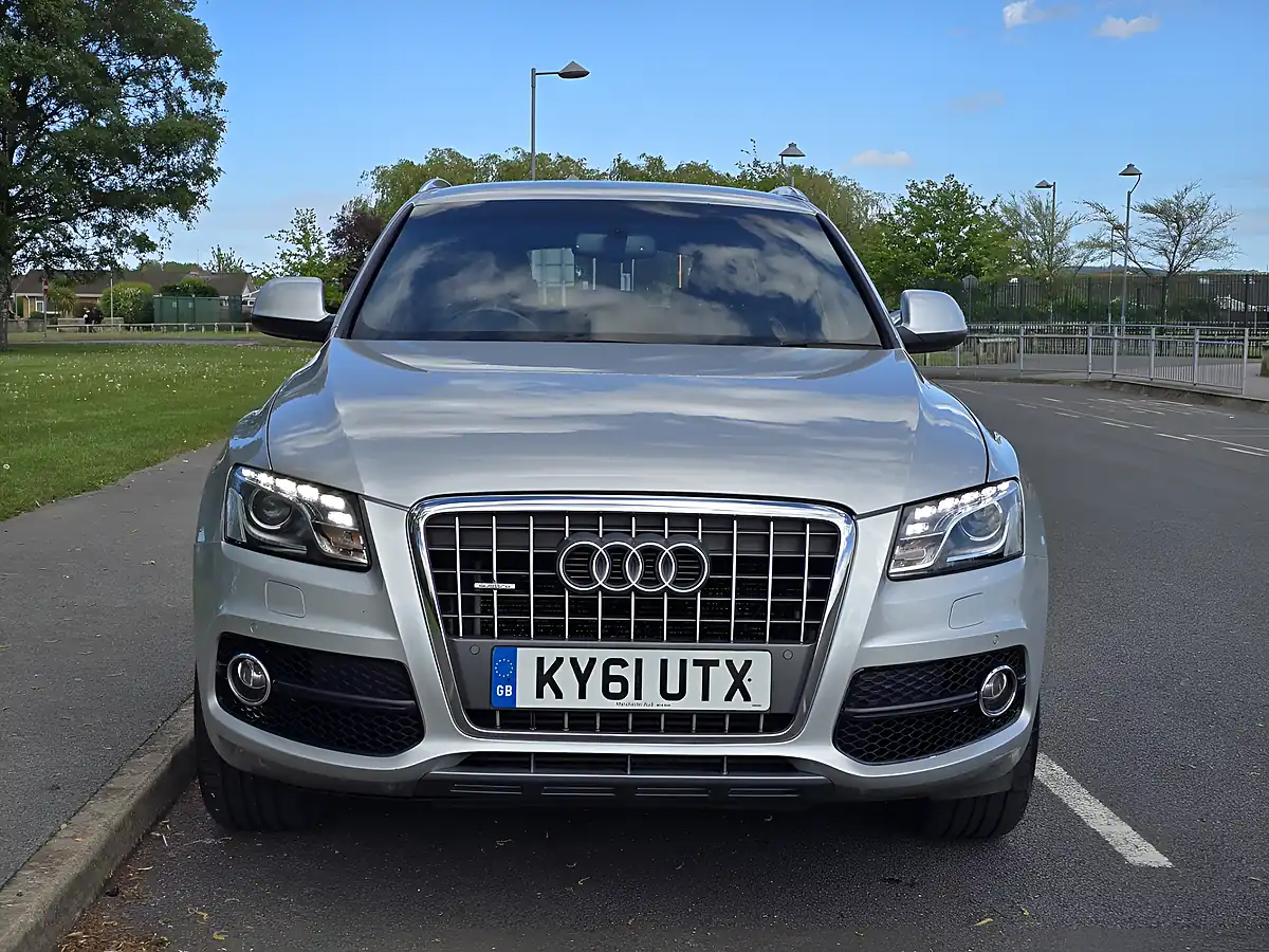 Used 2011 Audi Q5 S Line Silver - Interior and Exterior details 2