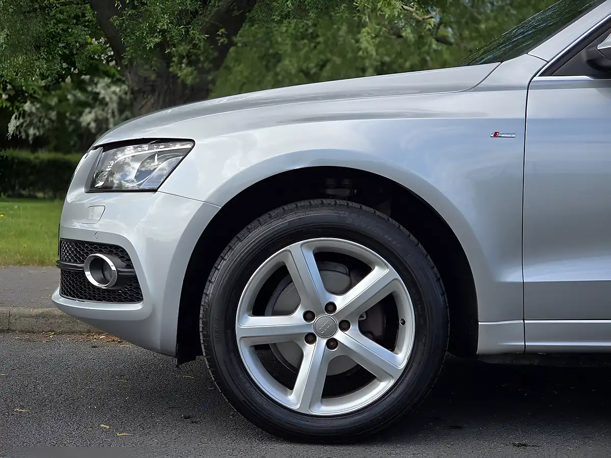 Used 2011 Audi Q5 S Line Silver - Interior and Exterior details 4