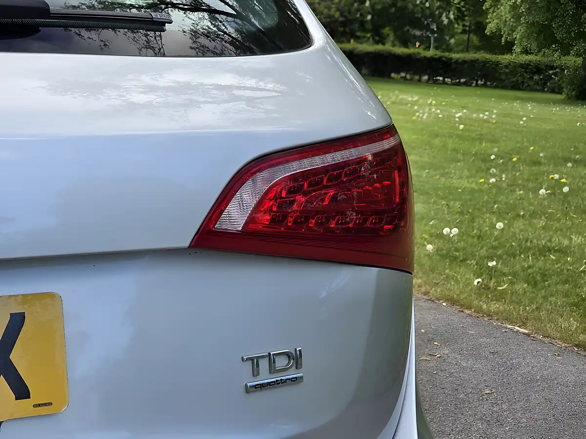 Used 2011 Audi Q5 S Line Silver - Interior and Exterior details 8