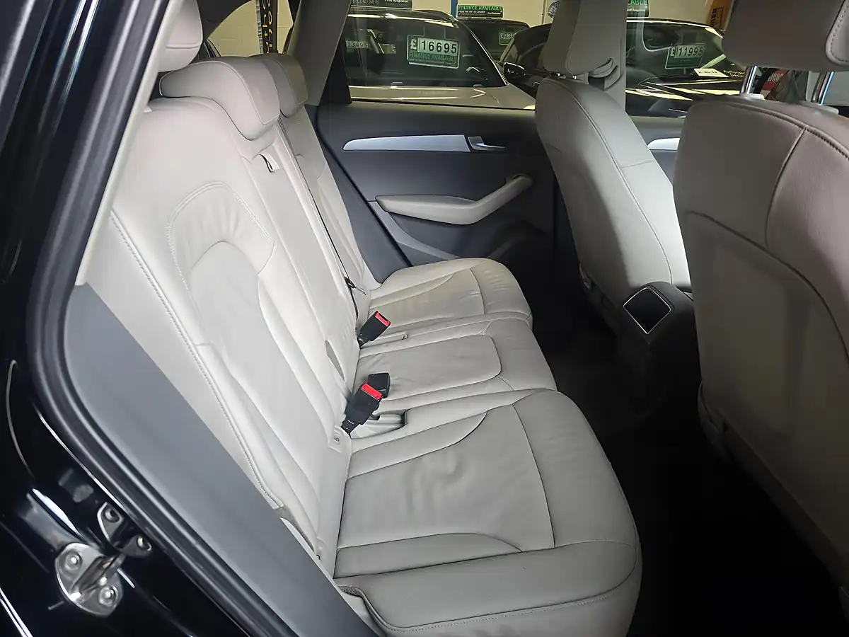 Used 2011 Audi Q5 Se Black - Interior and Exterior details 12