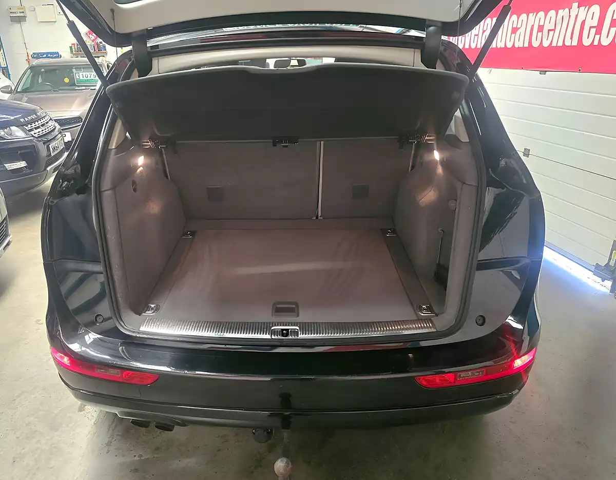 Used 2011 Audi Q5 Se Black - Interior and Exterior details 5