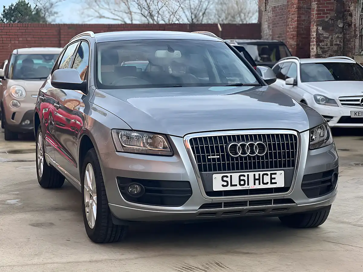 Used 2011 Audi Q5 Se Grey - Front View