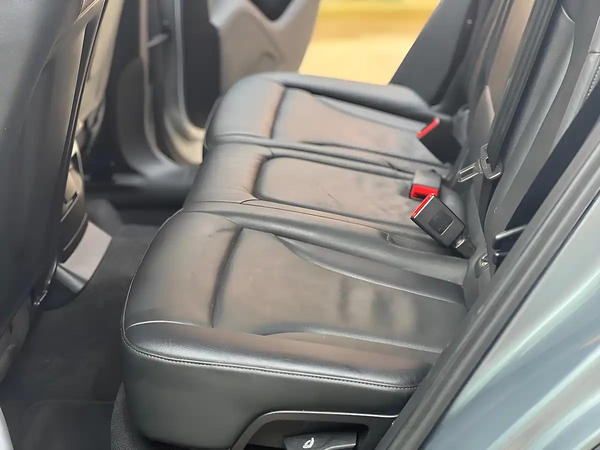 Used 2011 Audi Q5 Se Grey - Interior and Exterior details 14