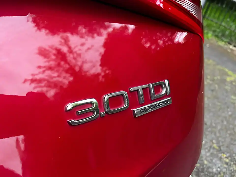 Used 2011 Audi Q5 Se Red - Interior and Exterior details 10