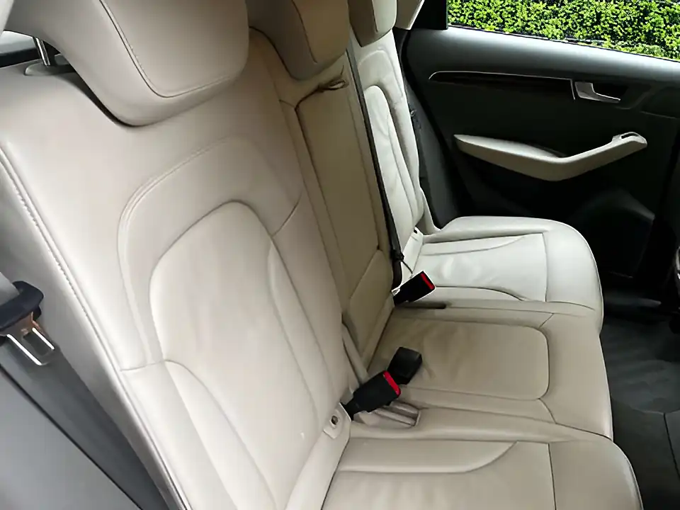 Used 2011 Audi Q5 Se Red - Interior and Exterior details 12